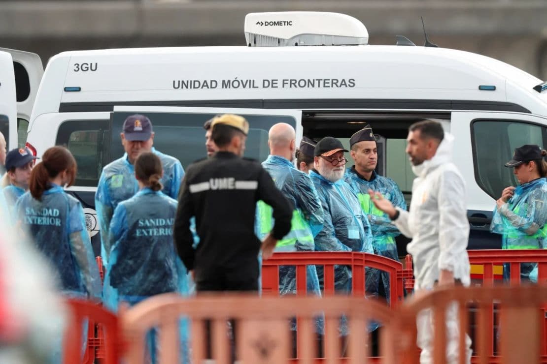 Comienza evacuación del crucero con brote de hantavirus en Tenerife