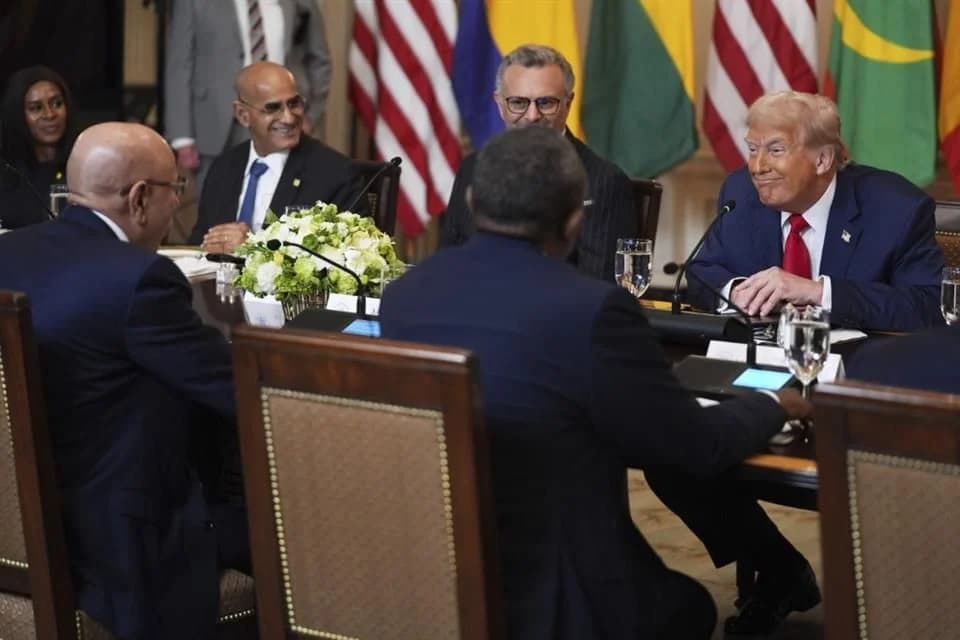 Trump felicita a presidente por su inglés...y es su idioma oficial