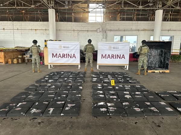 Marina asegura presunta droga en Veracruz 