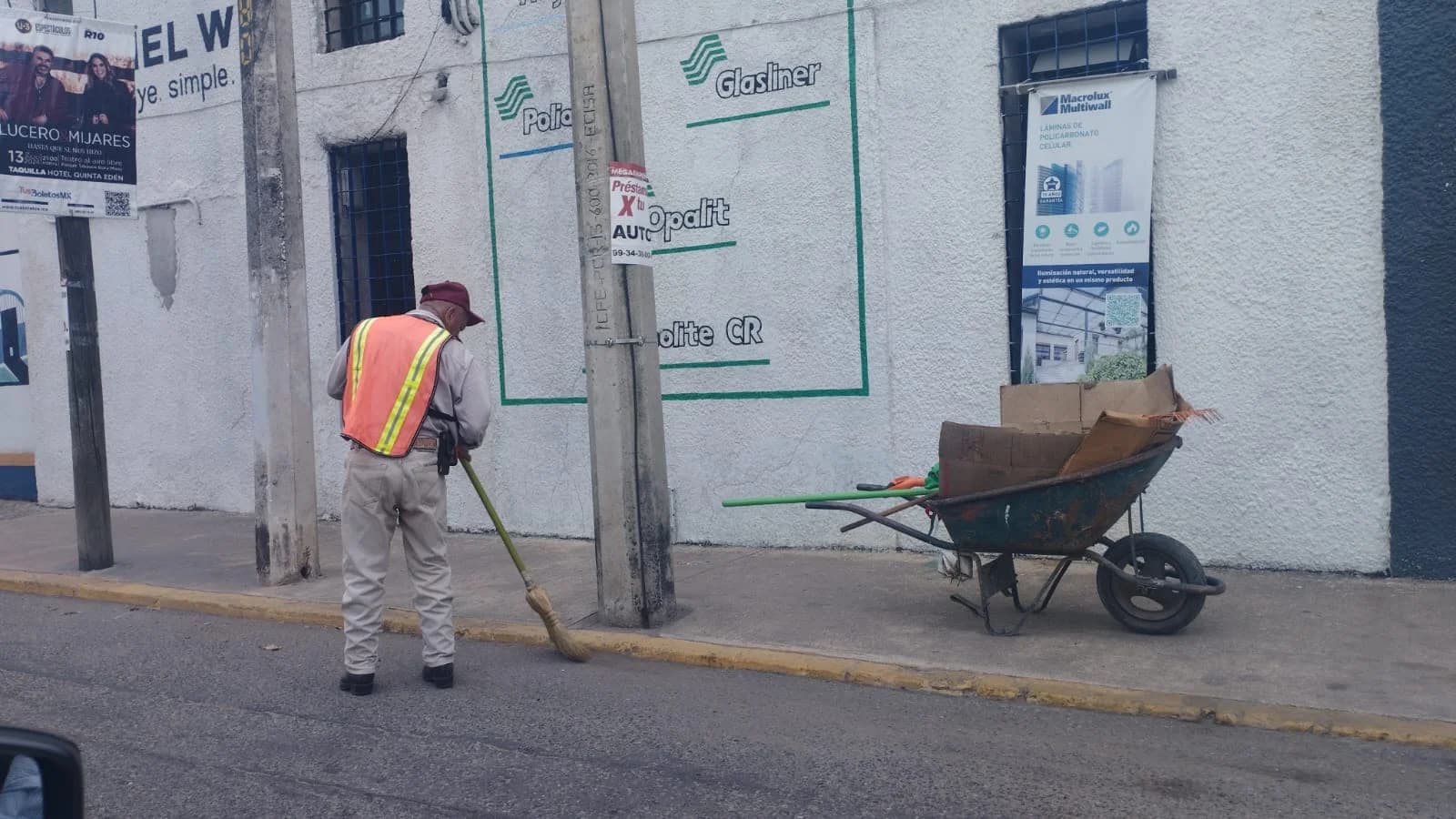 Barrenderos expuestos en las calles 
