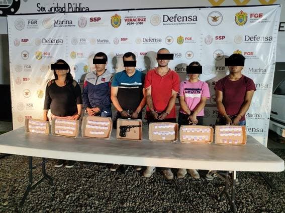 Detienen a 16 y aseguran droga en Veracruz 