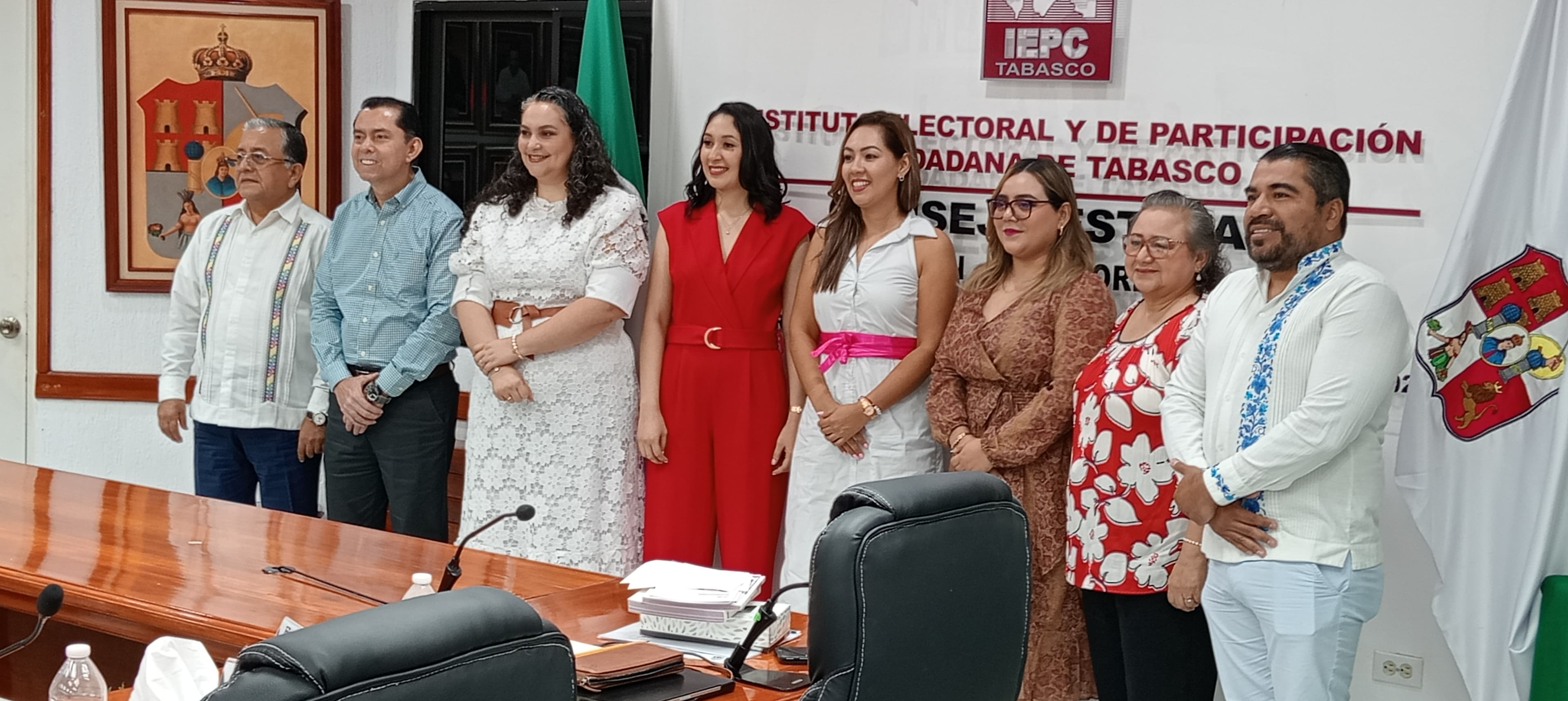 Rinden protestas nuevas consejeras del IEPCT 