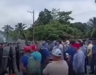 "Garrotean a cañeros" para liberar vía Vhsa-Coatzacoalcos