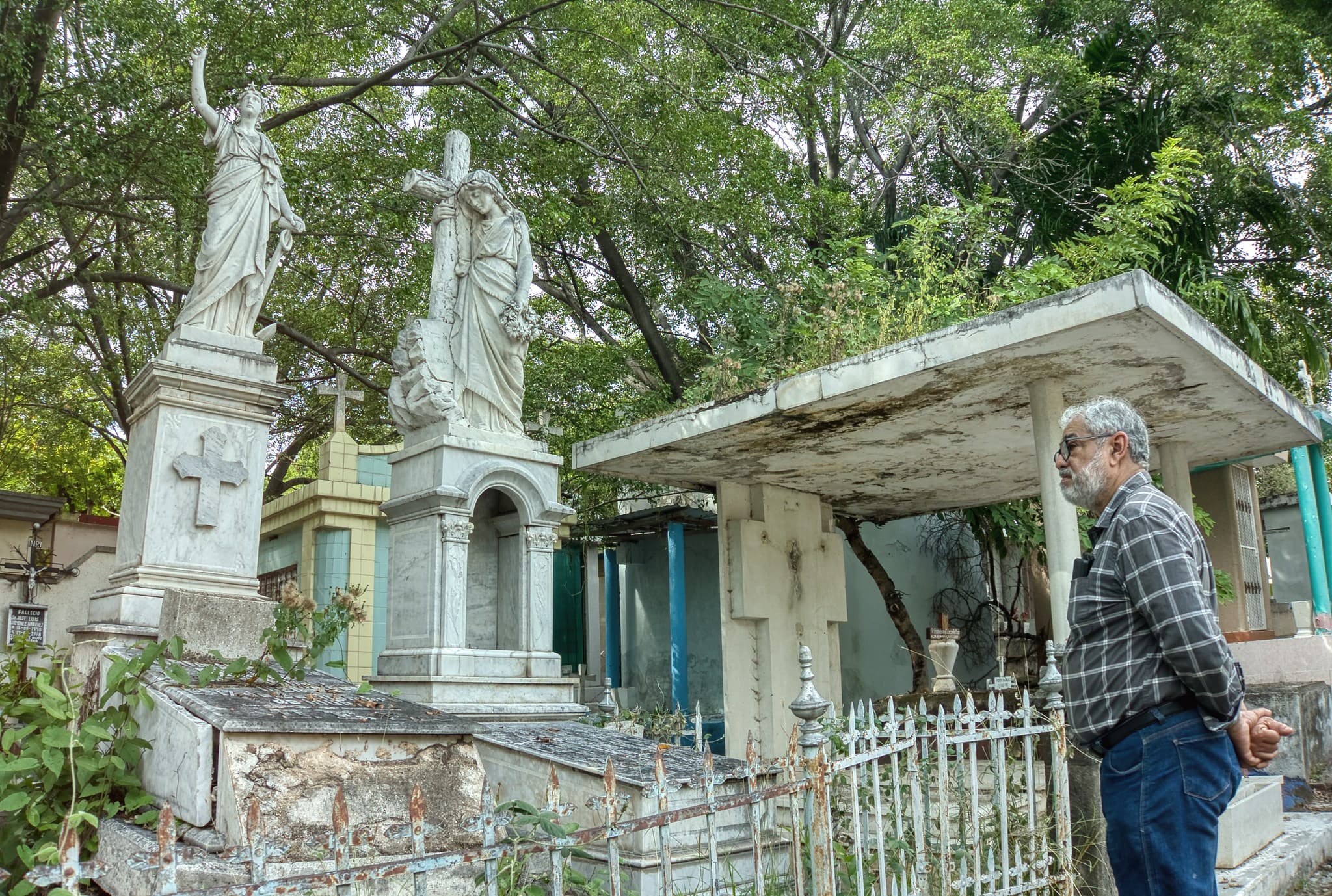 Inician “diálogos” con los muertos 