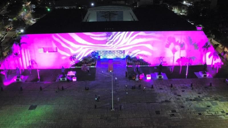 Colocan monumento de día de muertos en el Palacio Municipal