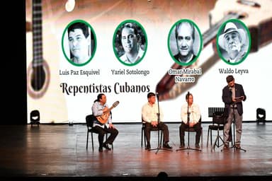 ImagenRepentistas cubanos cautivan al público en la FIL UJAT 2025