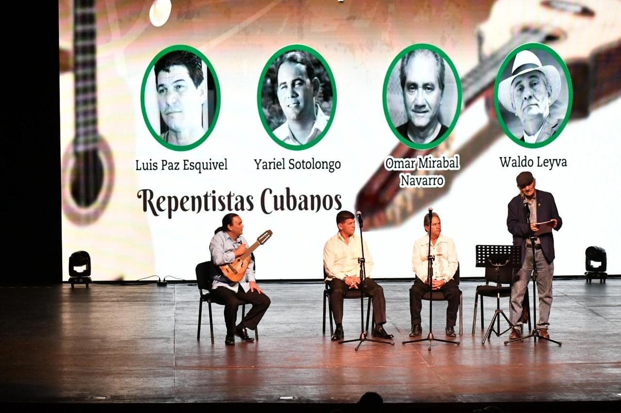 Repentistas cubanos cautivan al público en la FIL UJAT 2025