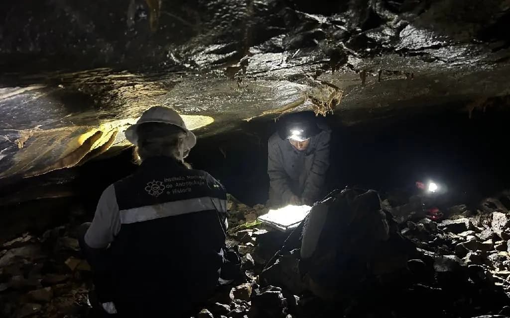 INAH confirma hallazgos prehispánicos en cueva de Guerrero