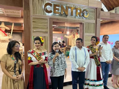 ImagenInauguran stand de Centro en la Feria Tabasco 