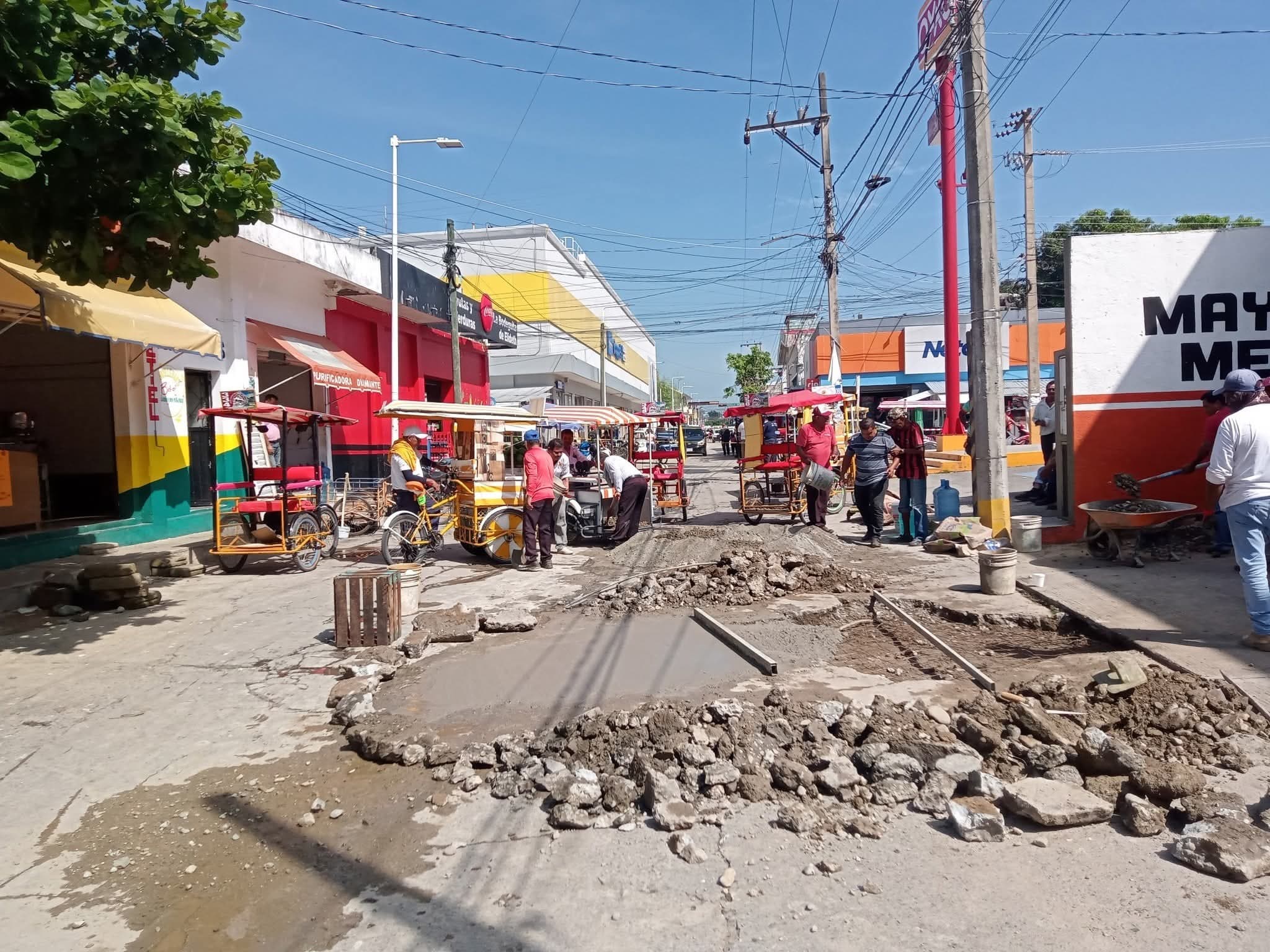 Tricicleros bachean ante inacción de edil de Pijijiapan, Chiapas