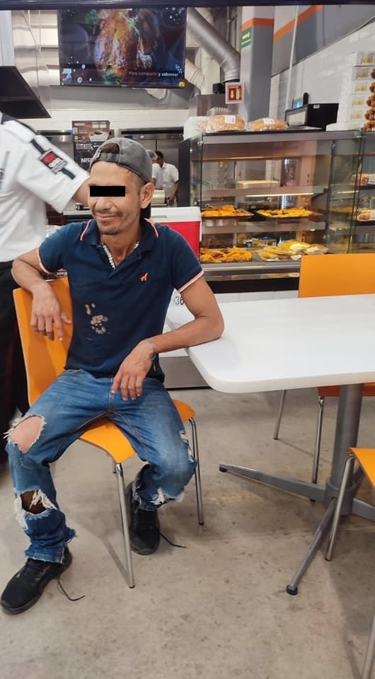 Lo detienen con calzado nuevo sin pagar