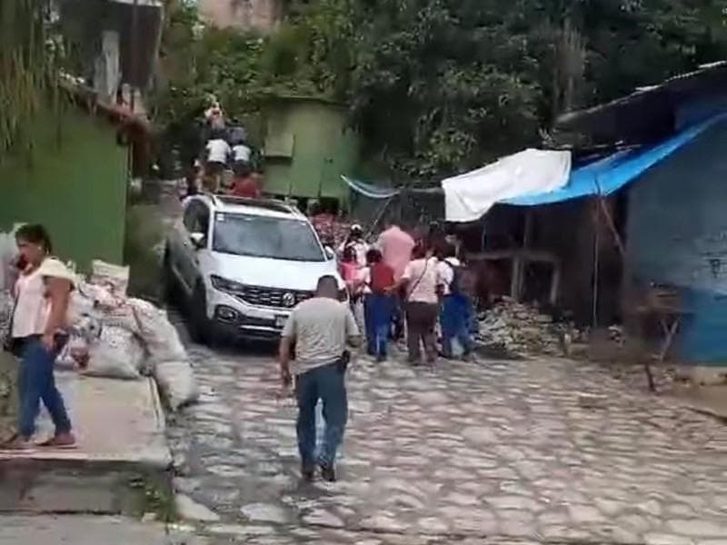 Abandonan restos de Morenista en Veracruz, balean casa de alcalde 