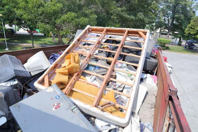 Se deshacen villahermosinos de cacharros