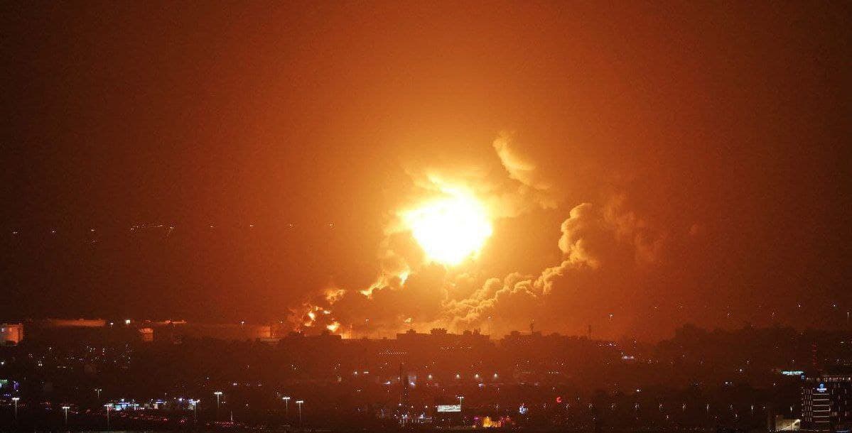 Bombardea EU sitios estratégicos en Yemen