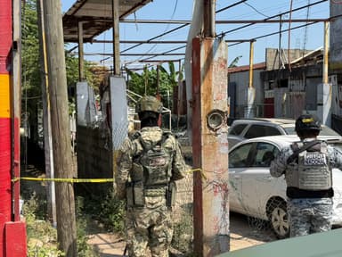 ImagenLocalizan a hombre muerto junto al arma homicida 