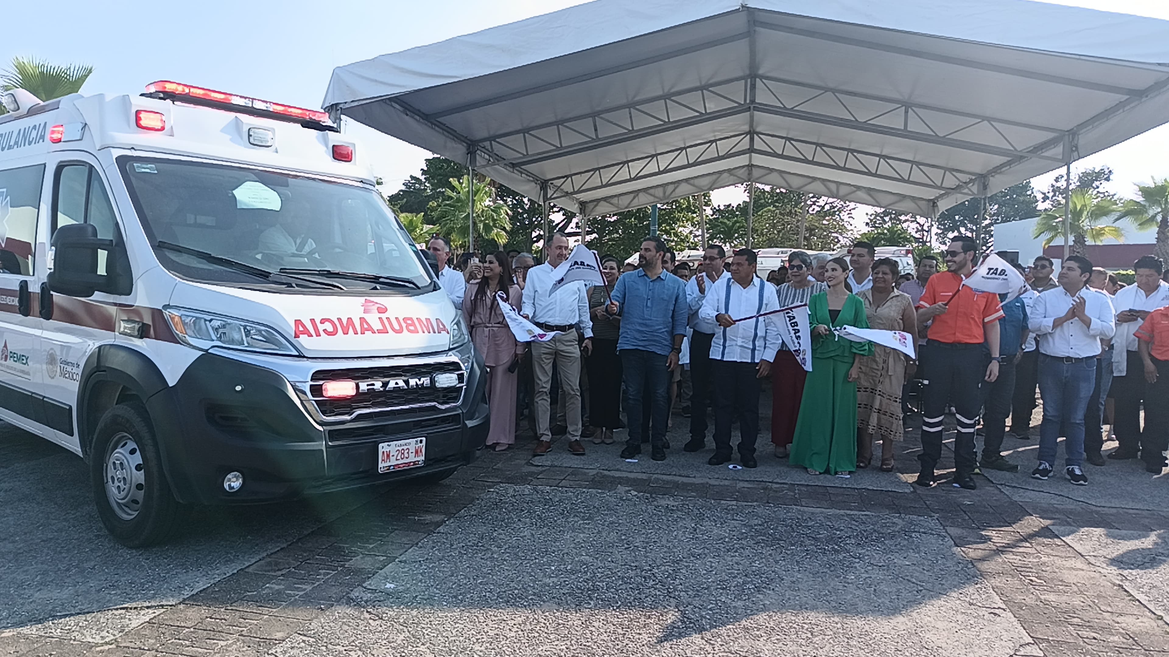 Equipan con ambulancias a Centros Integradores  