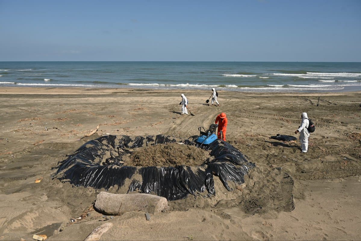 Barco privado responsable de derrame de petróleo en Golfo de México