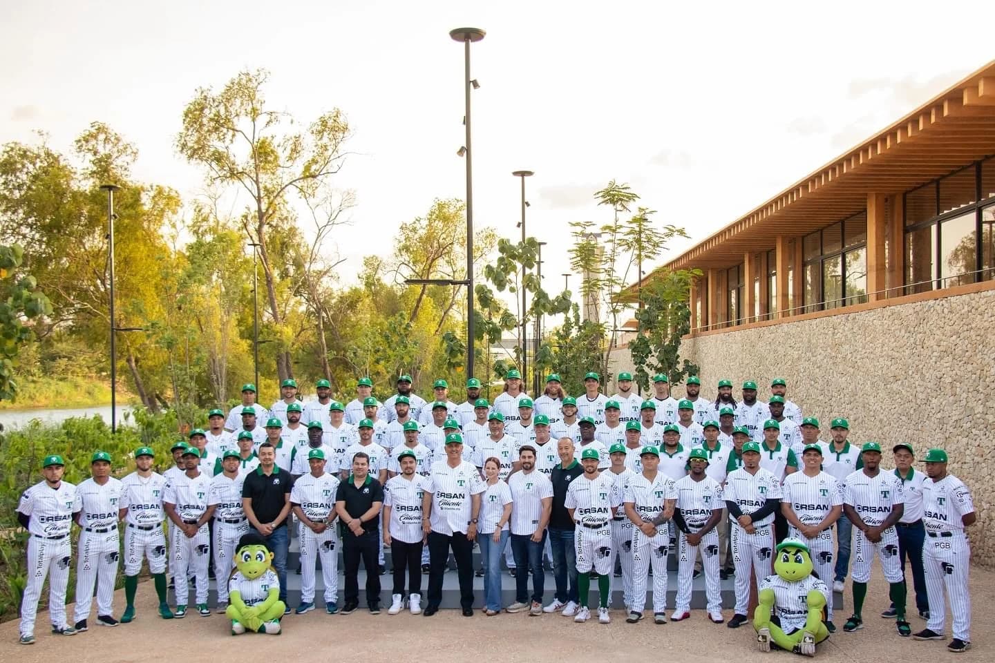 Arrancan Olmecas de Tabasco 