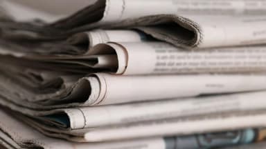ImagenPeriodistas griegos mantienen apagón informativo por protesta laboral