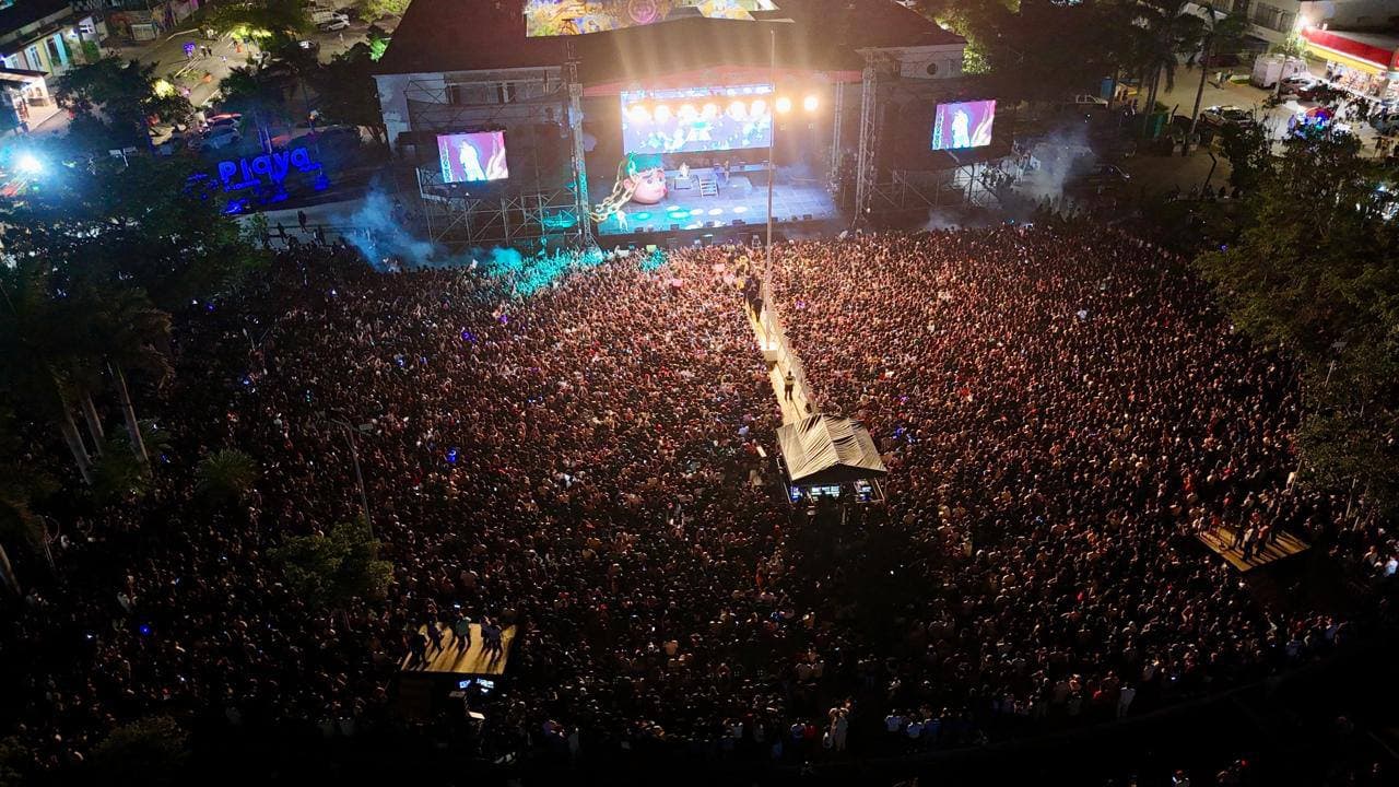 25 mil jóvenes llenan concierto de El Malilla