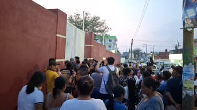 ImagenIndigna a padres abuso de profesor en escuela de Tamulté en Villahermosa 