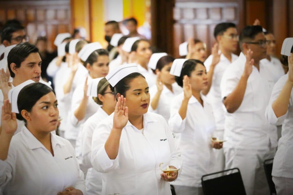 Hospital alemán se lleva a 9 especialistas en Enfermería de Tabasco