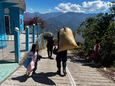 ImagenRegresan desplazados a Chiapas, estaban refugiados en Guatemala