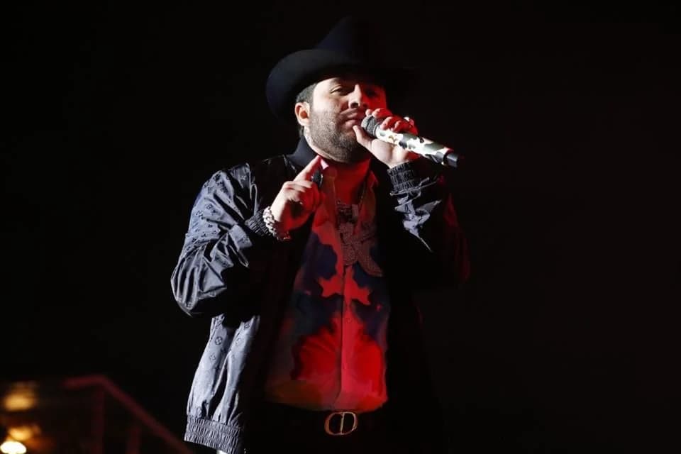 Por negarse a cantar narcocorridos, show de Luis R. Conriquez acaba en caos