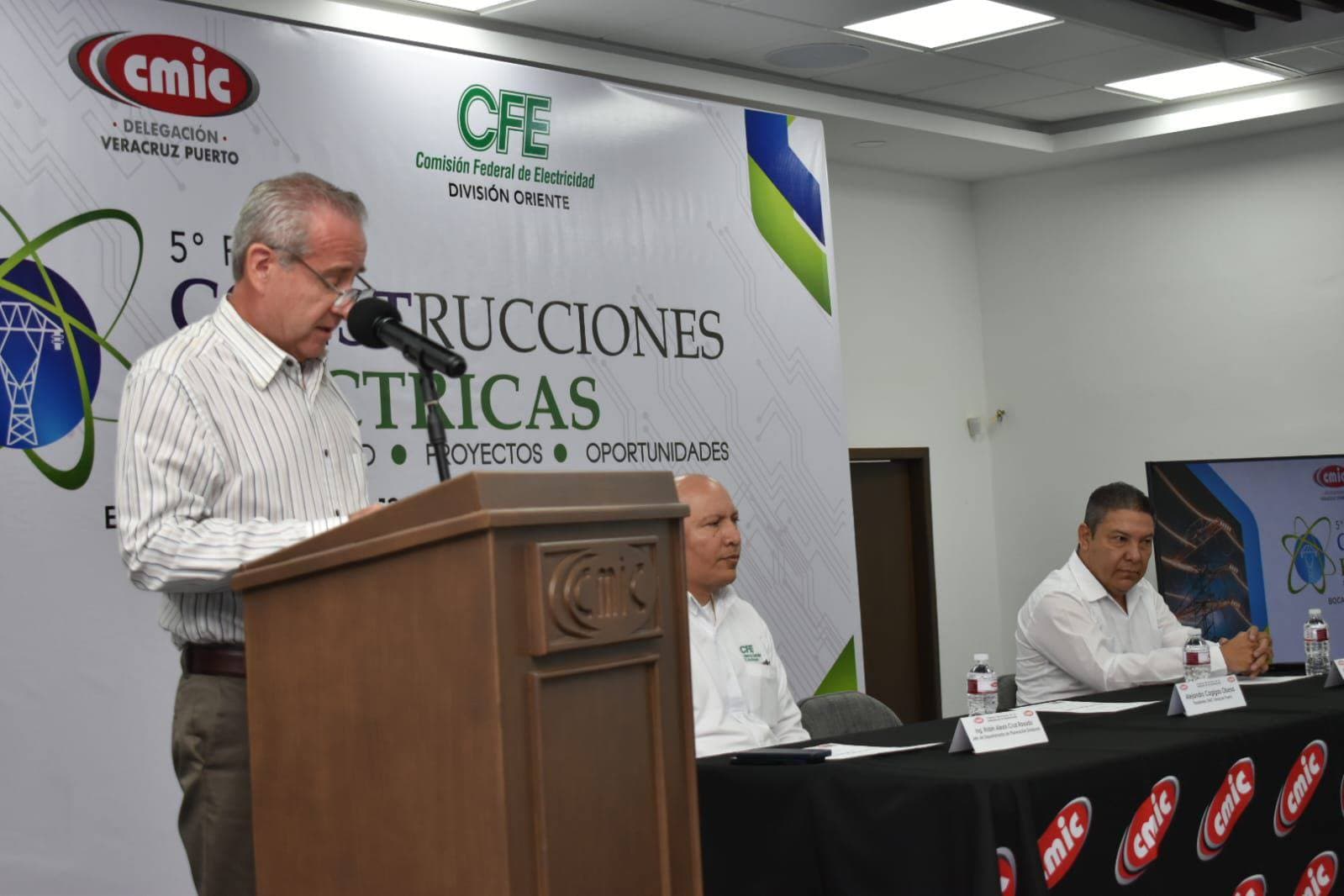 CMIC y CFE impulsan profesionalización del sector eléctrico