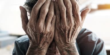 Imagen¿Qué hacer si detectas maltrato hacia los adultos mayores? 
