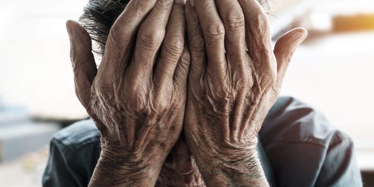 ¿Qué hacer si detectas maltrato hacia los adultos mayores? 