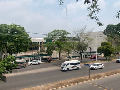 ImagenDenuncian despidos injustificados en la UJAT