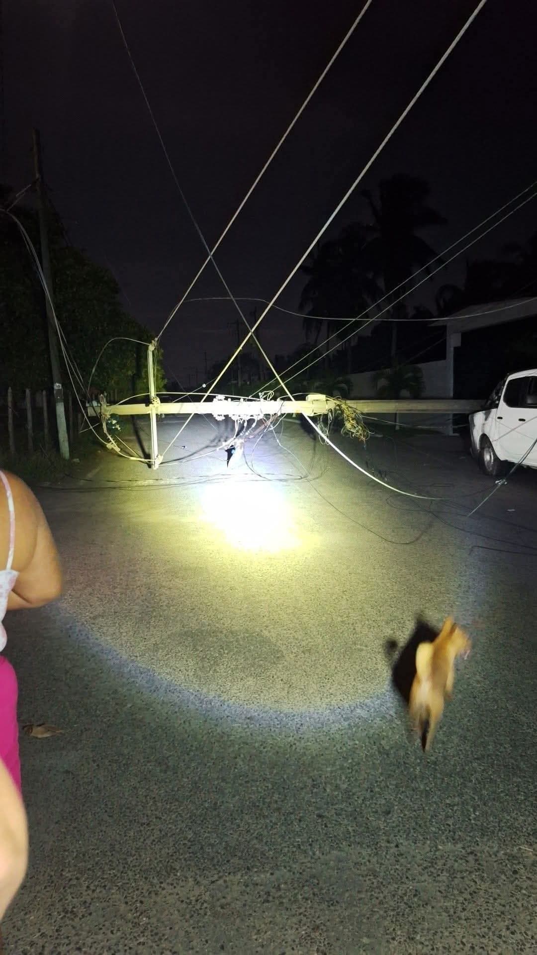 Ebrios chocan y dejaron sin luz a todo Chiltepec