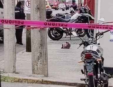 ImagenDetienen a hombre que caminaba con cabeza humana por calles de Coatepec 