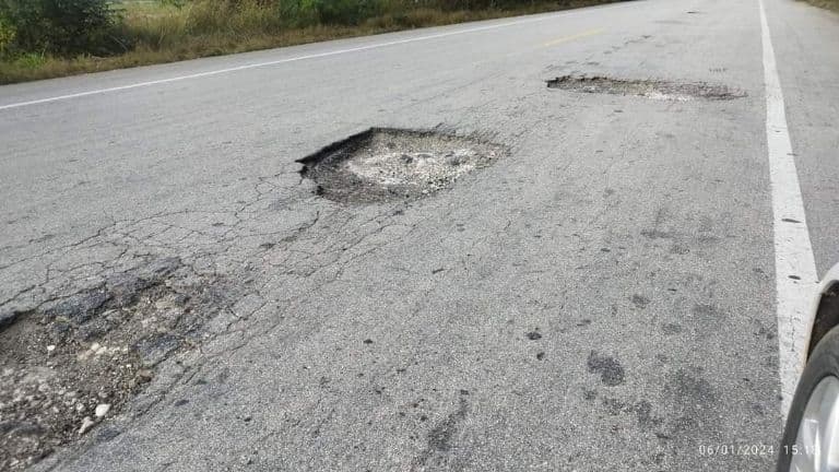 Amenazan transportistas con bloquear carretera Escárcega-Villahermosa