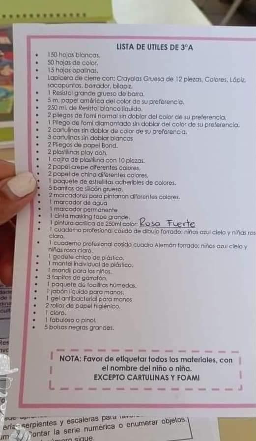 Se quejan tabasqueños por listas de útiles escolares 