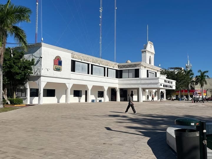 Dictan prisión a ex funcionarios municipales en Playa del Carmen