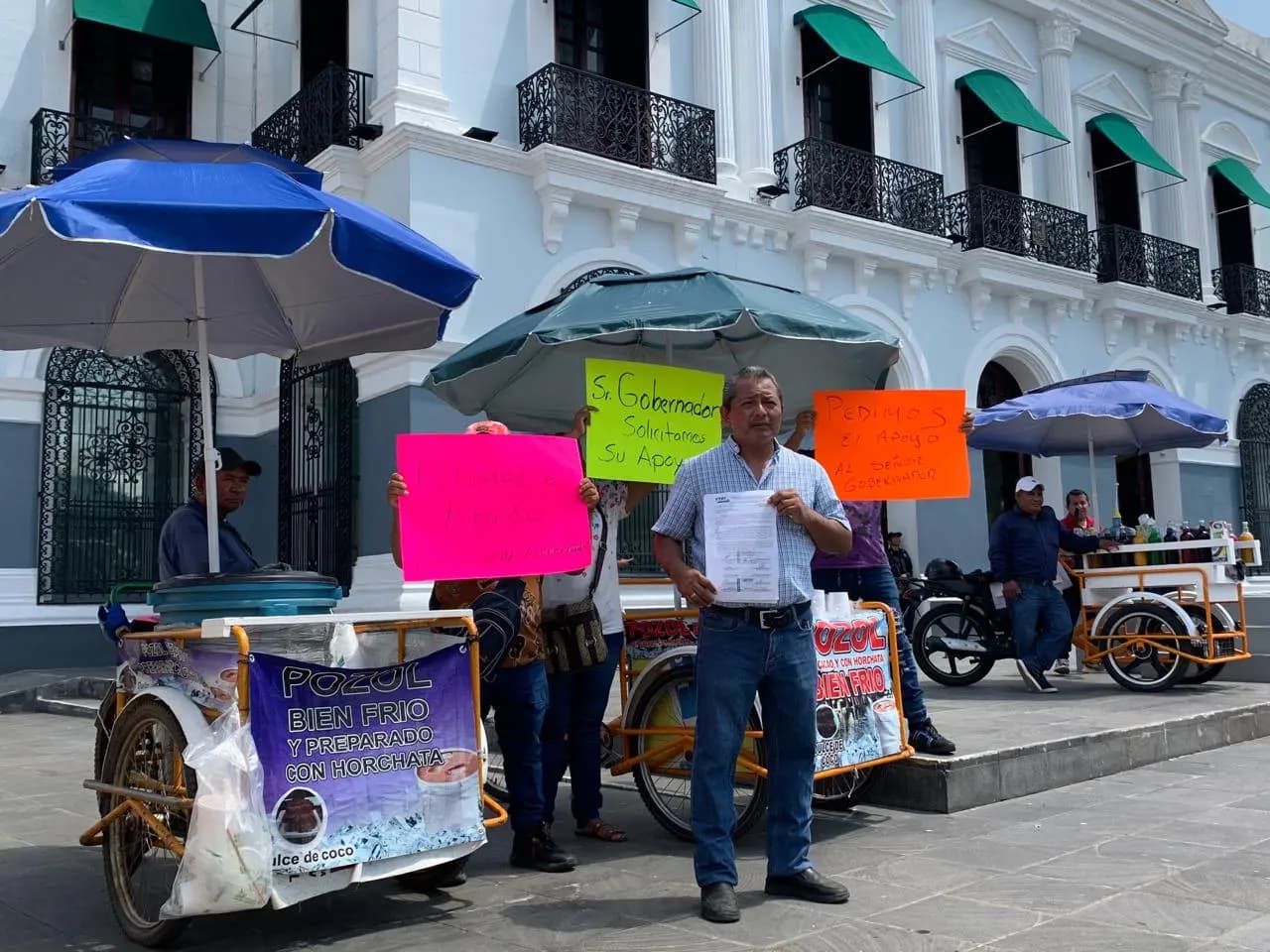Niegan permisos a ambulantes para vender en el grito