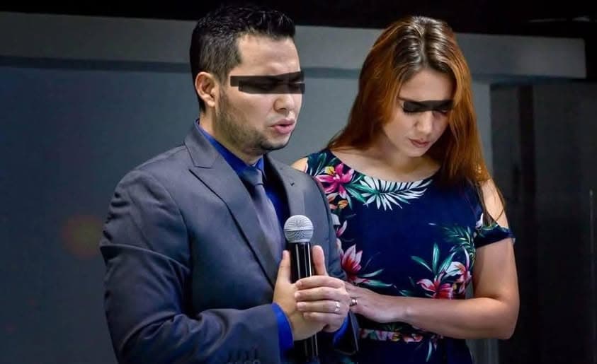 Karen en libertad condicionada;  coach aún tras las rejas