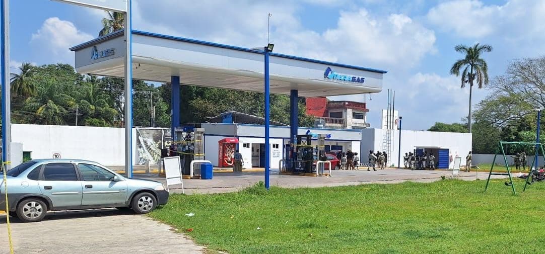 Desalojan por conflicto legal gasolinera en ejido Pino Suárez 