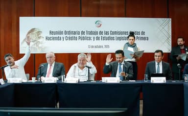 ImagenReducen a 30 "agentes corruptos" control de Huachicol Fiscal 