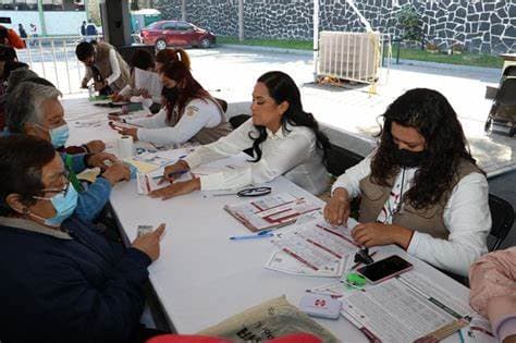Entregarán tarjetas para pensiones a mujeres de 63-64 años