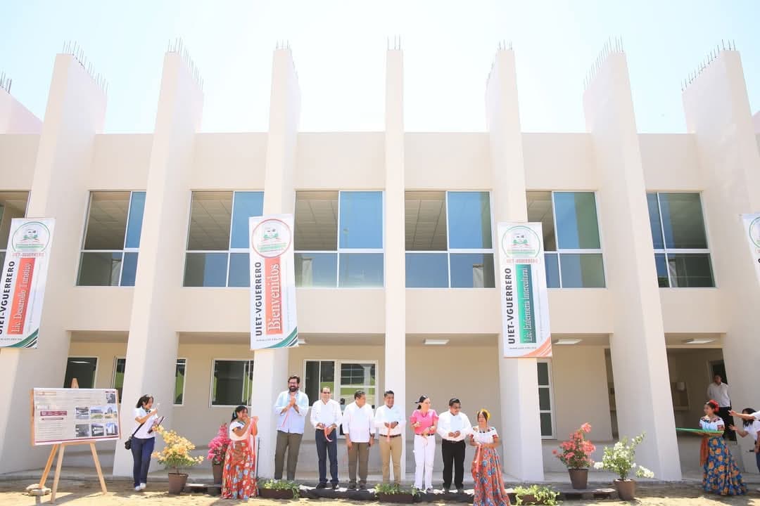 Tienen estudiantes indígenas nueva biblioteca en Universidad Intercultural 