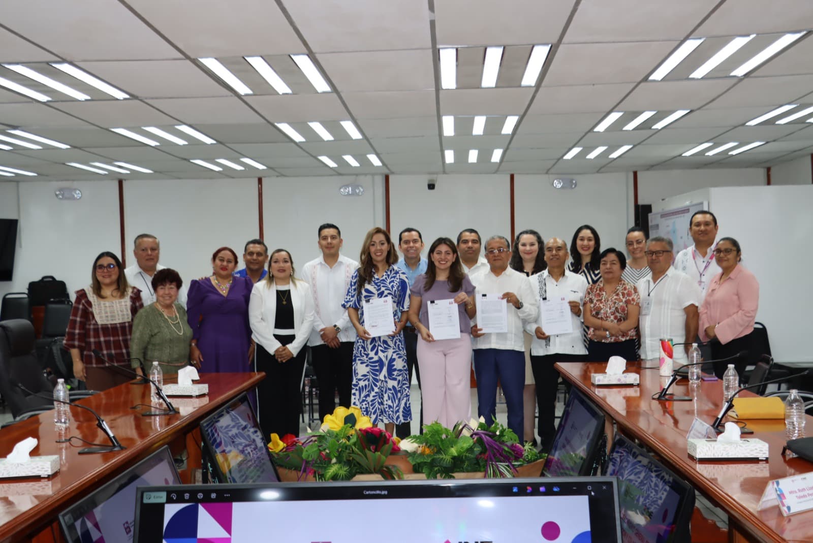 INE e IEPCT acuerdan tareas para elección judicial