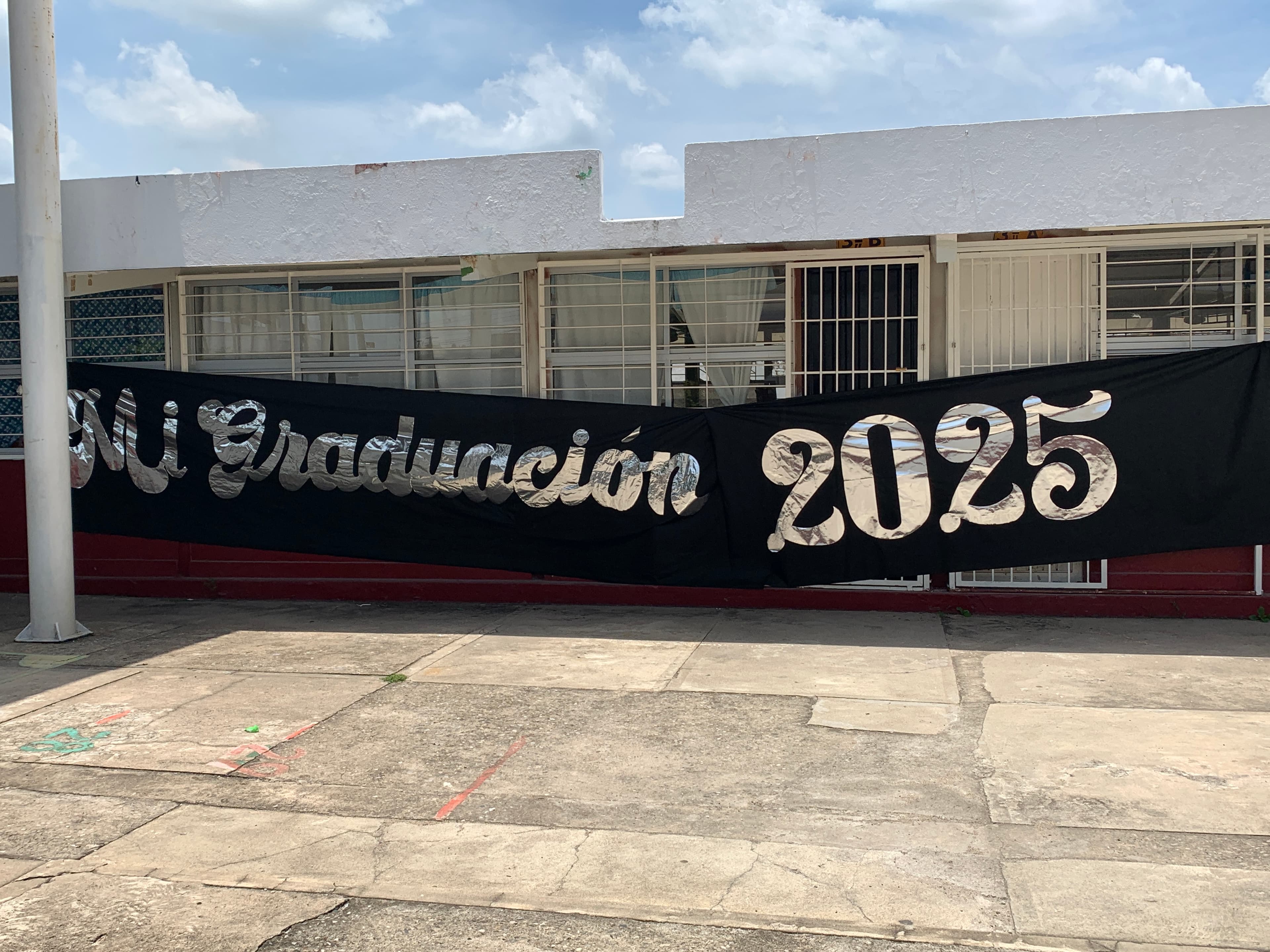 Gastan padres hasta $6 mil en graduaciones  