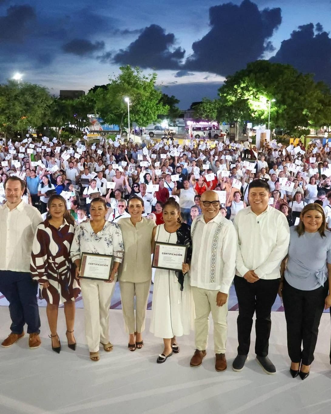 Rinden protesta a 316 comités vecinales en Cancún