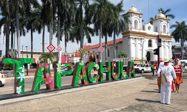 ImagenReunión en la Frontera Sur entre México y Guatemala 