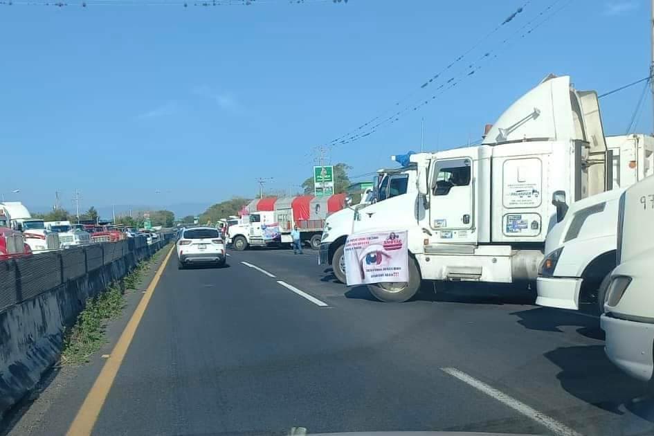 Paro de transportistas en Veracruz 