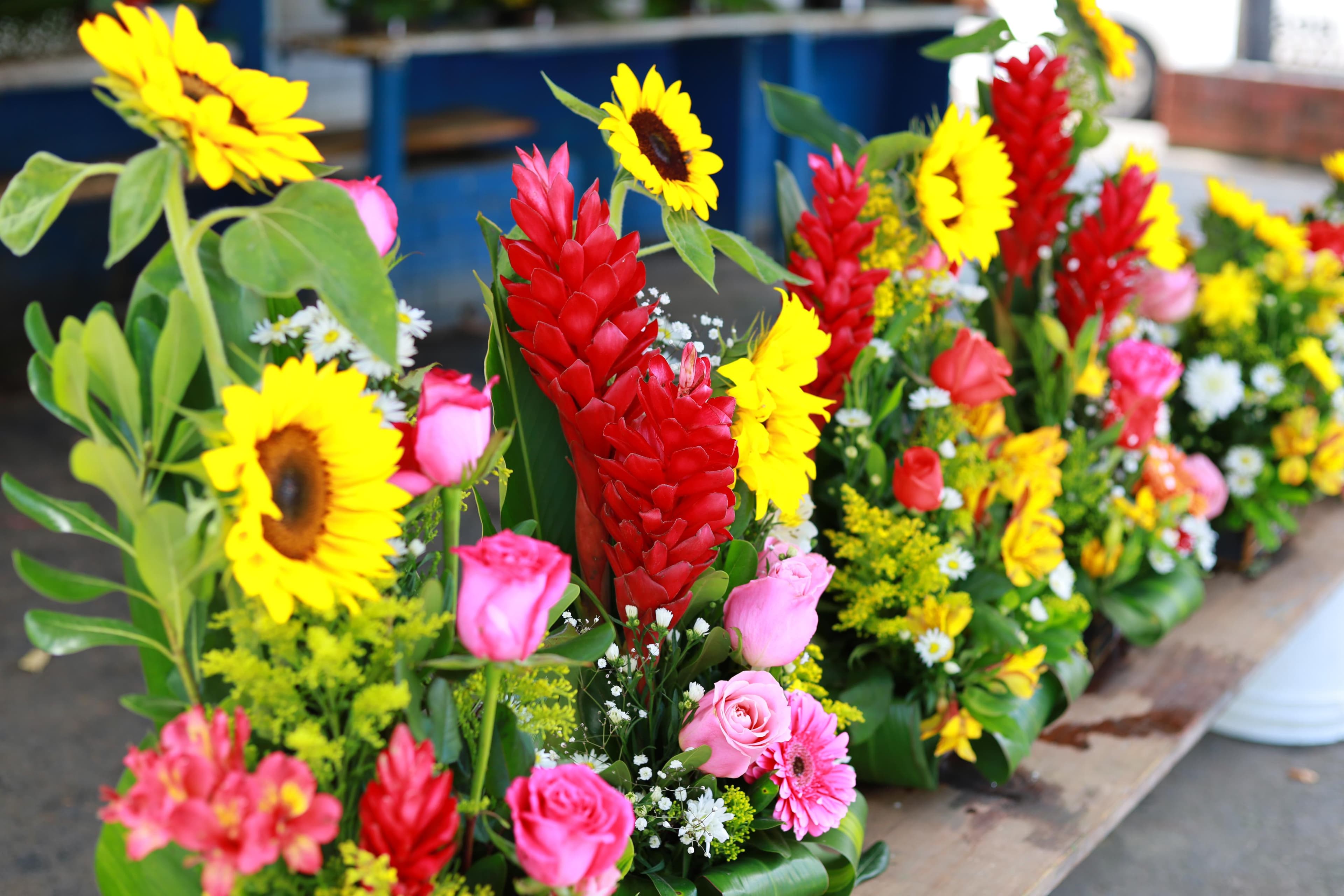 Triplican costos de flores por "Amor"