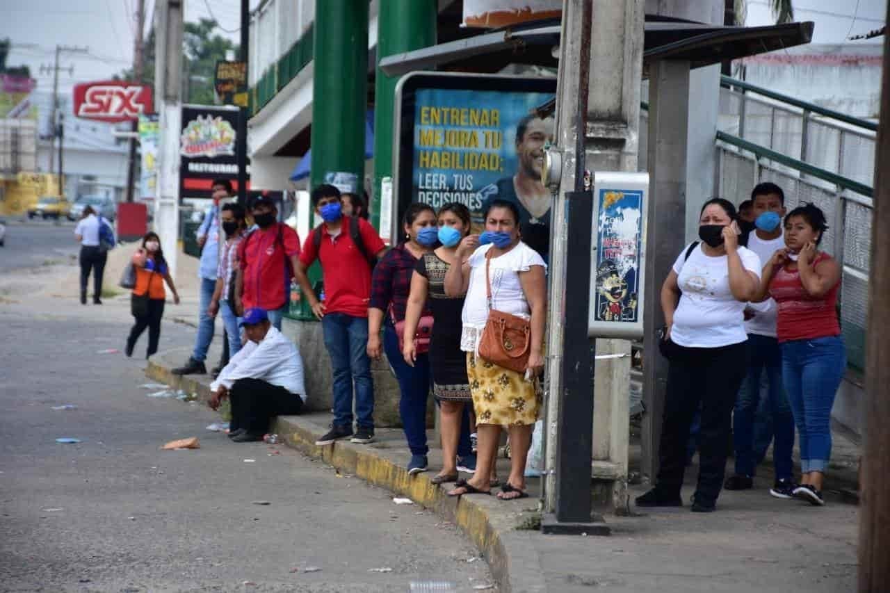 Espanta a usuarios lejanía de "combis" del Pino Suárez